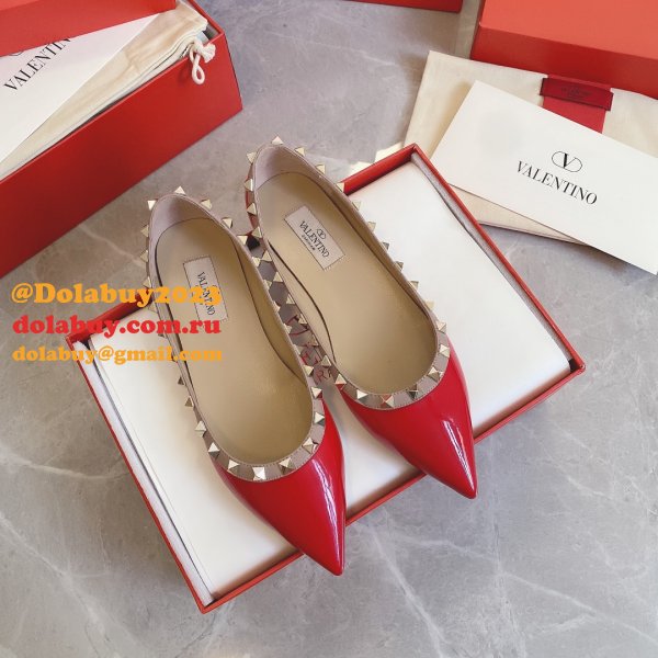 We sale a kind of brands replica shoes as Valentino replica shoes