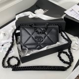 Best Quality Replica New WOC AP0957 19 Wallet Chain Glossy Calfskin Bag