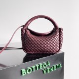 New BOTTEGA VENETA COBBLE Top Handle Bag