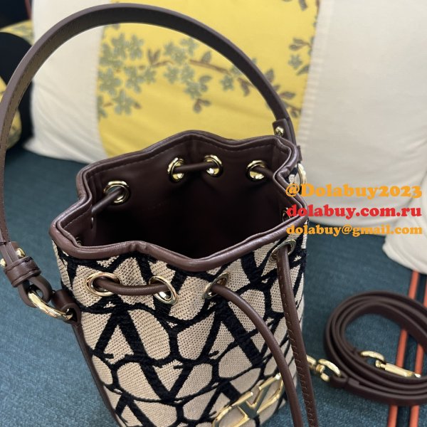 Designer VALENTINO GARAVANI V mini basket handbag